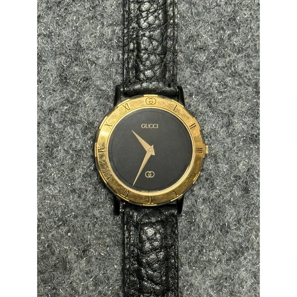 Gucci Wristwatch Mens Black Gold Vintage 13 3200 218 GG Logo Luxury Classic
